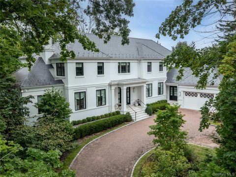 16 Ridge Drive E Great Neck NY 11021