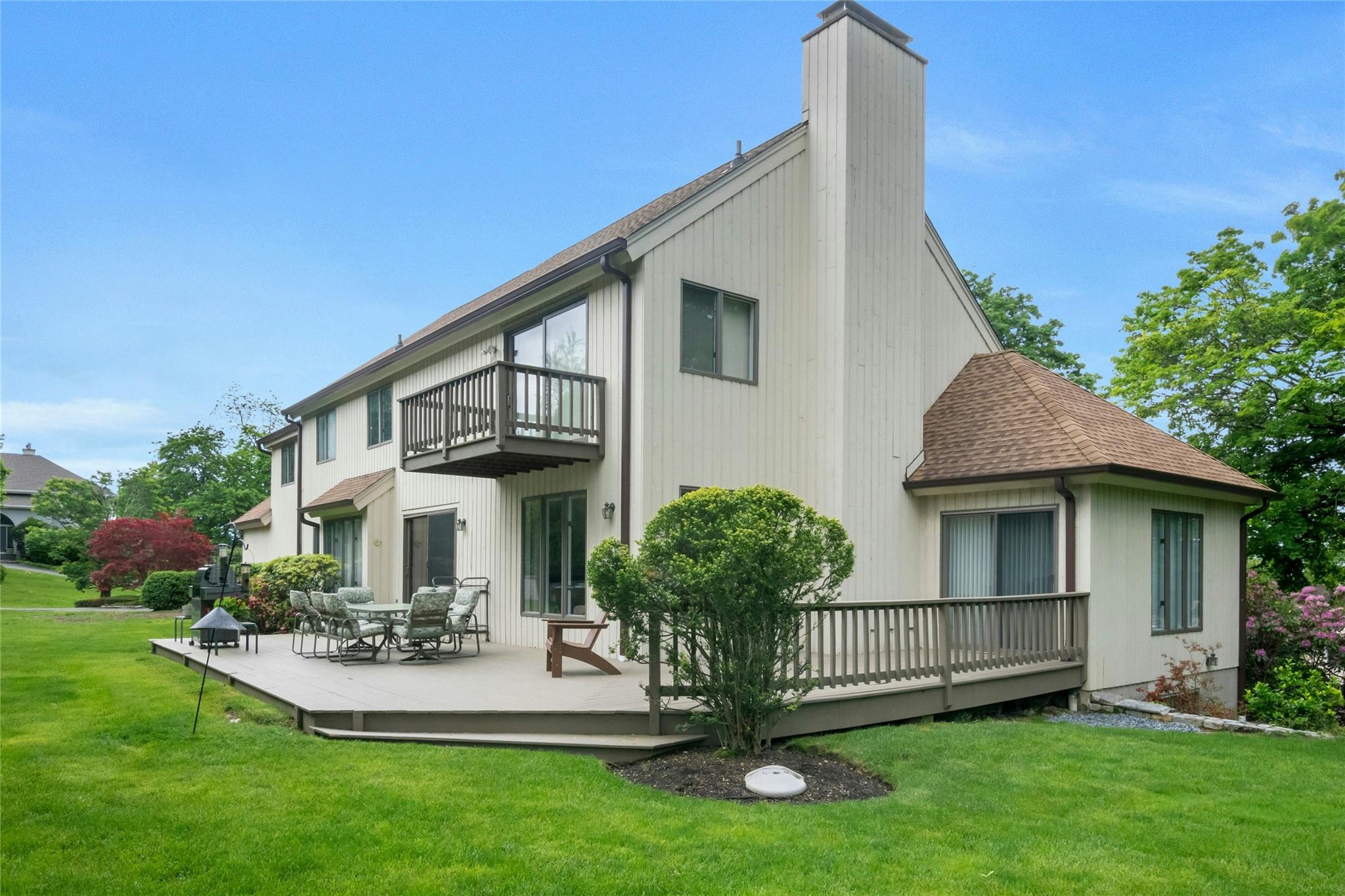 19 Trapping Way, Pleasantville, New York image 5