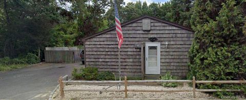 83 Old Country Road East Quogue NY 11942