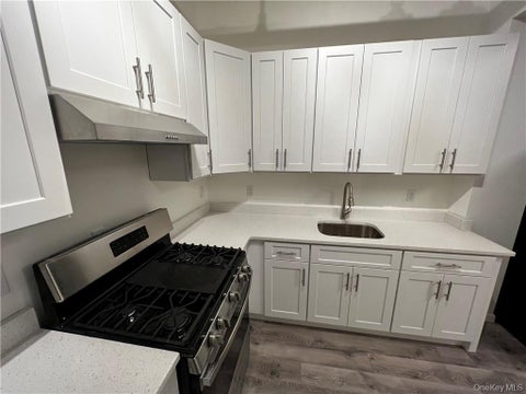 Apartment For Rent - 102 North Street #4<br/> Middletown, NY 10940