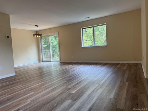 Condo For Sale - 276 Temple Hill Road Rd #2606<br/> New Windsor, NY 12553