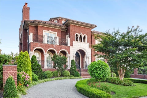 Photo for 18 Boulevard