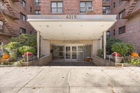 Homes For Sale - 4315 Webster Avenue #5E<br/> Bronx, NY 10470