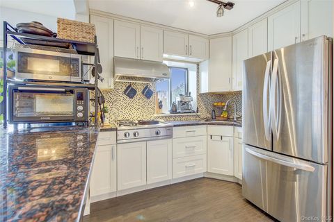 Condo For Sale - 84-05 Queens Boulevard #5C<br/> Elmhurst, NY 11373