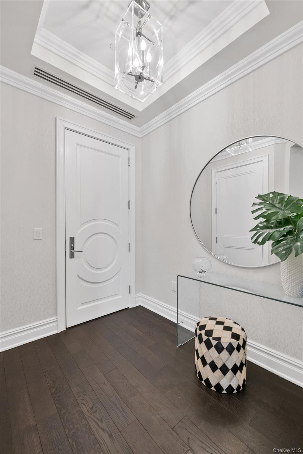 5000 Royal Court 5114