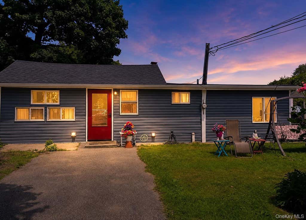 Photo of 57 Sutton Court, West Islip, NY 11795 (MLS # 1035606)