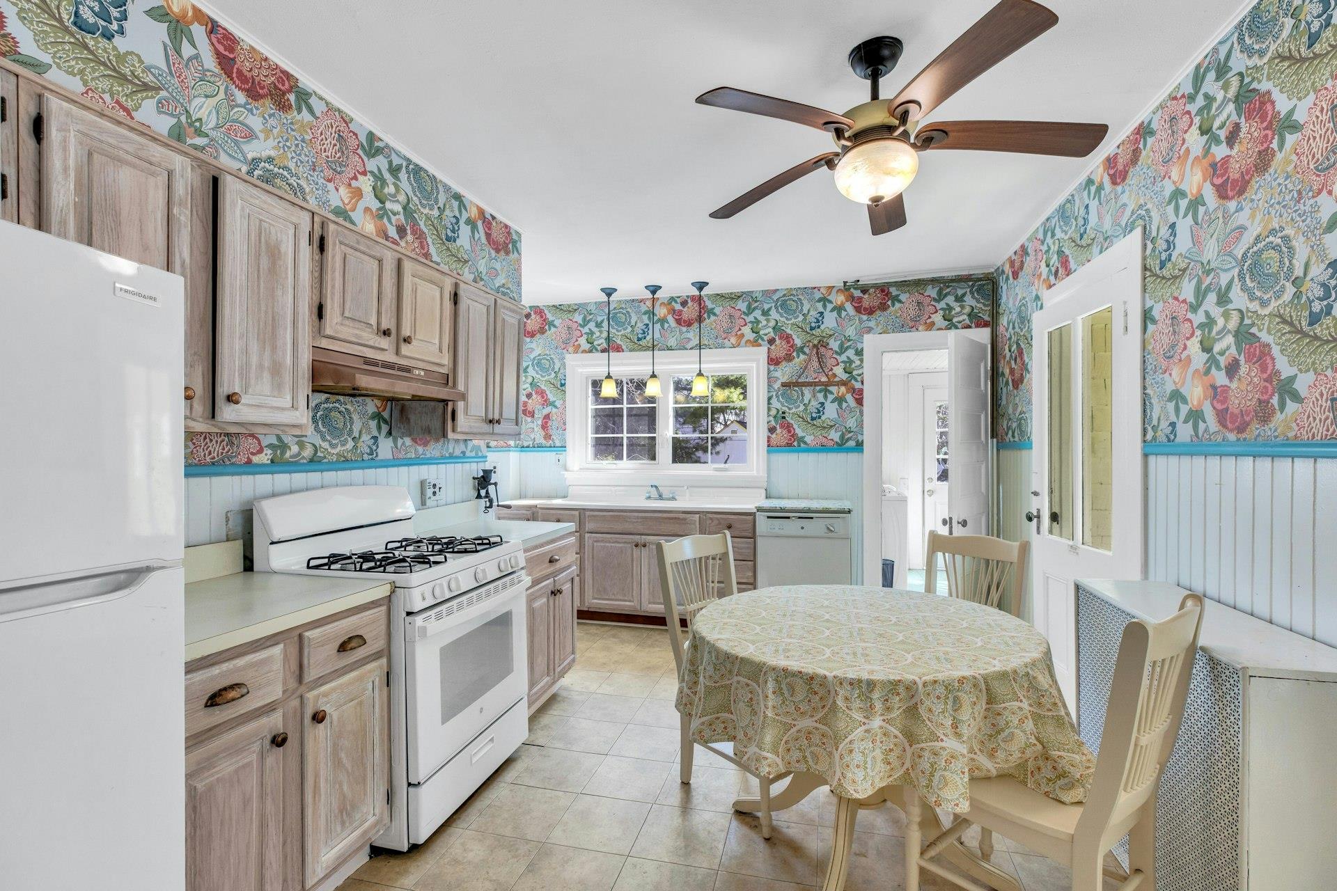 269 Candee Avenue, Sayville, New York image 10