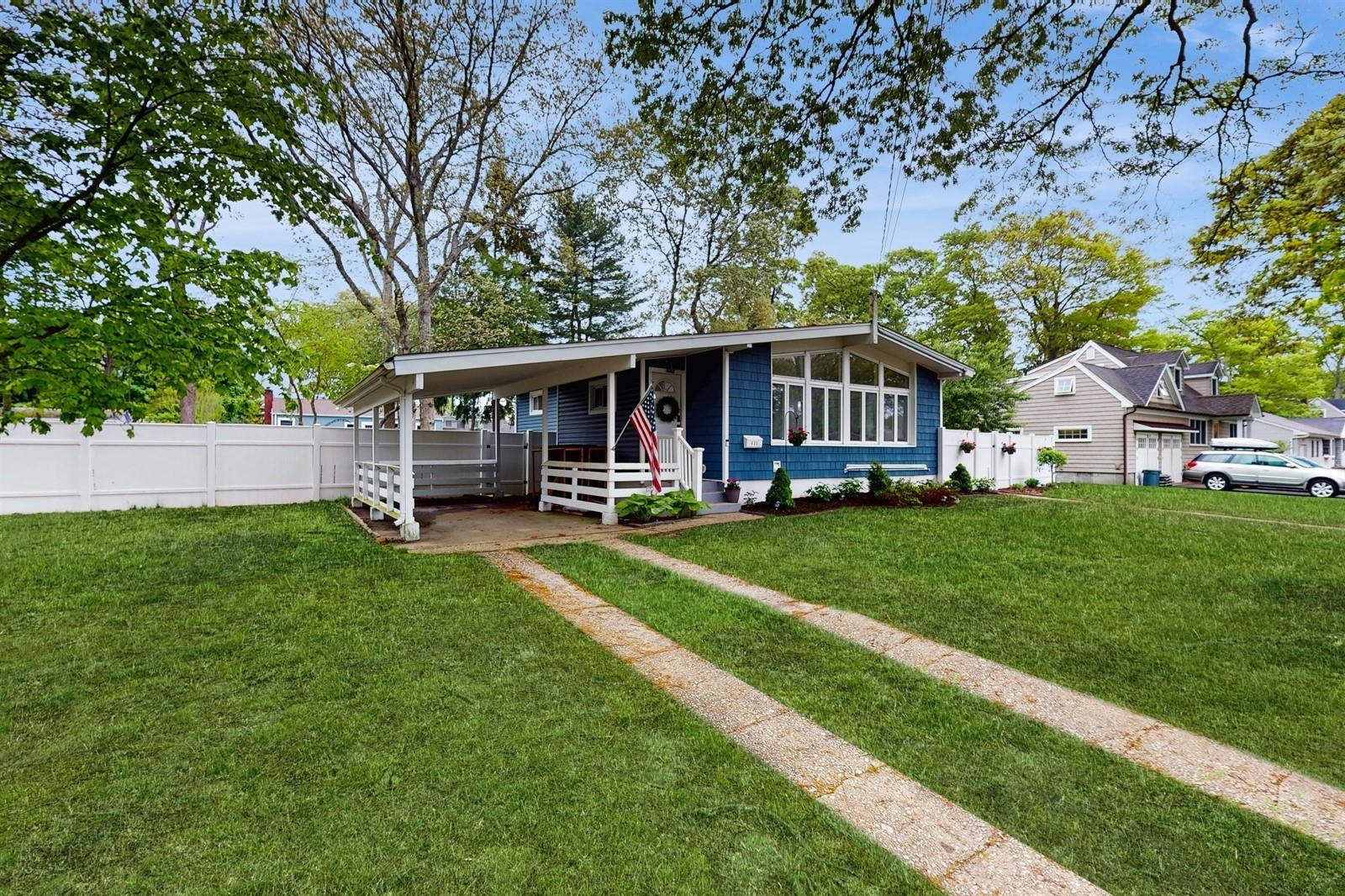 431 Renee Drive, Bayport, New York image 3