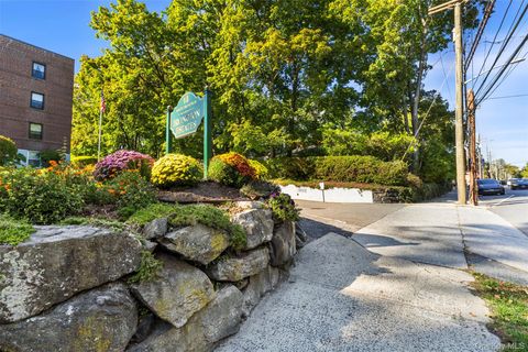 Photo of 14 S Broadway #2-3B, Irvington, NY 10533 (MLS # 922917)