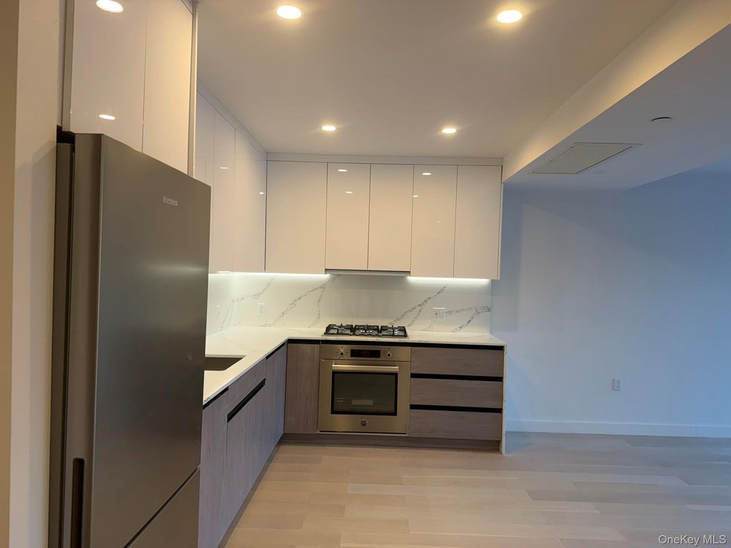 Photo of 14449 Northern Boulevard #416, Flushing, NY 11354 (MLS # 958913)