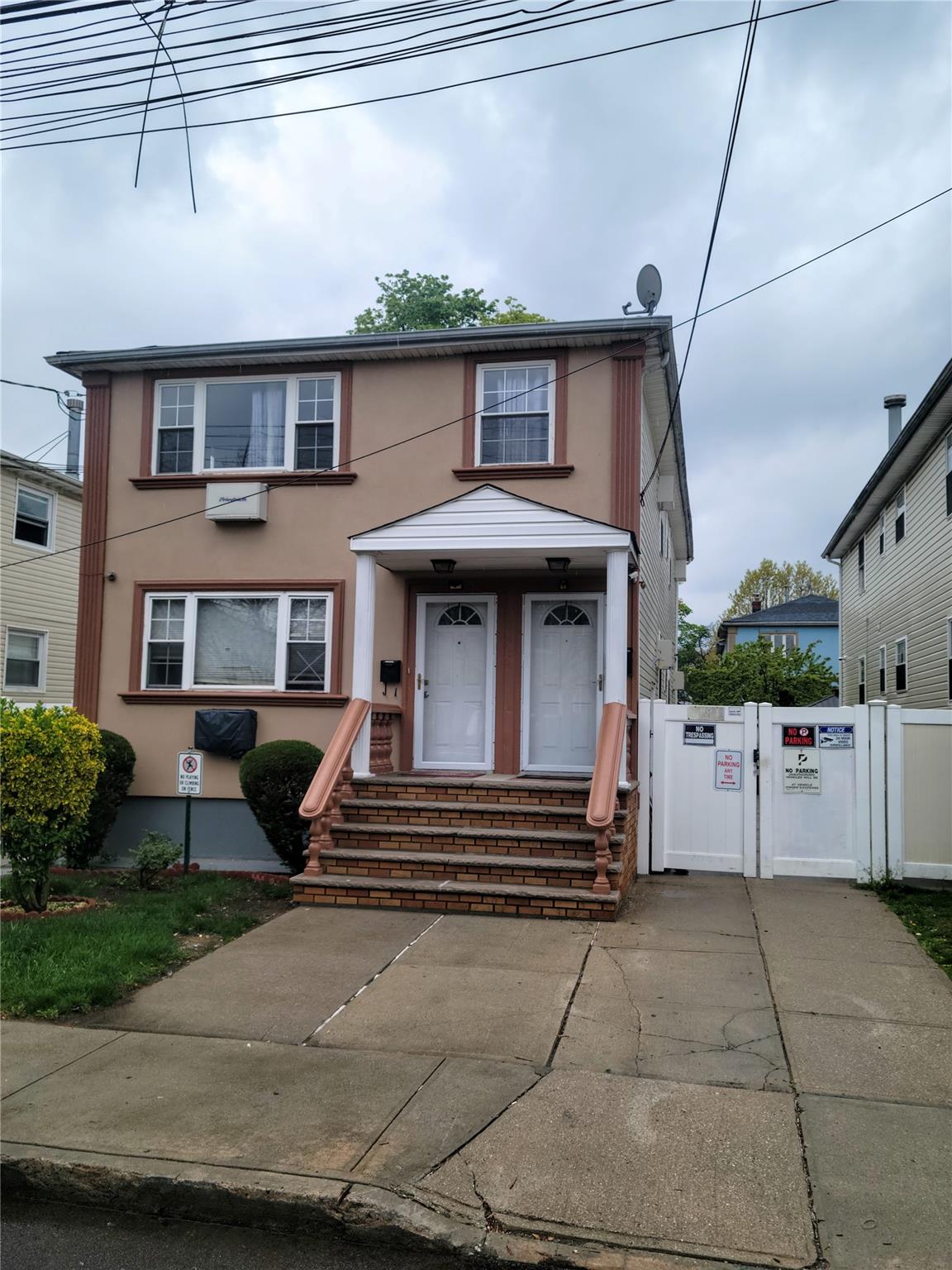 182nd Place, Springfield Gardens, Queens, NY - 6 Bedrooms  
4 Bathrooms - 