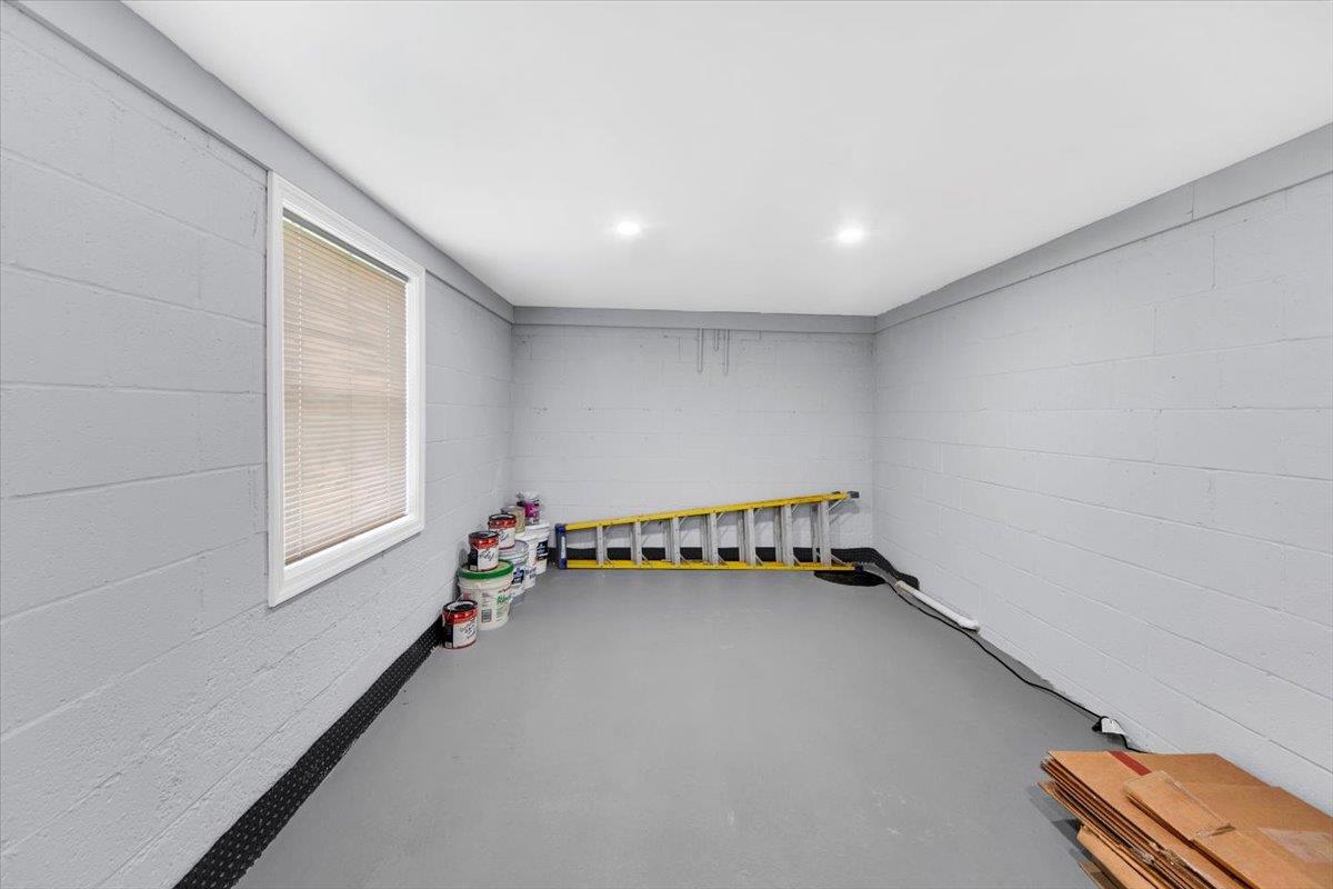 176 Edgepark Road, White Plains, New York image 34