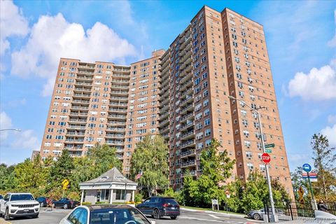 Photo of 5700 Arlington Avenue #5X, Bronx, NY 10471 (MLS # 961377)
