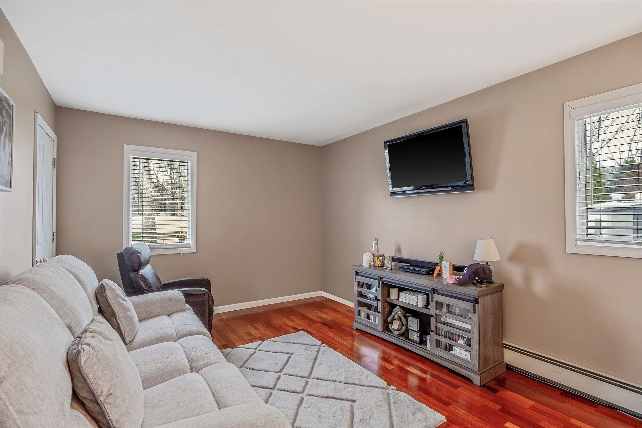 79 Aberdeen Drive, Mastic, New York image 10