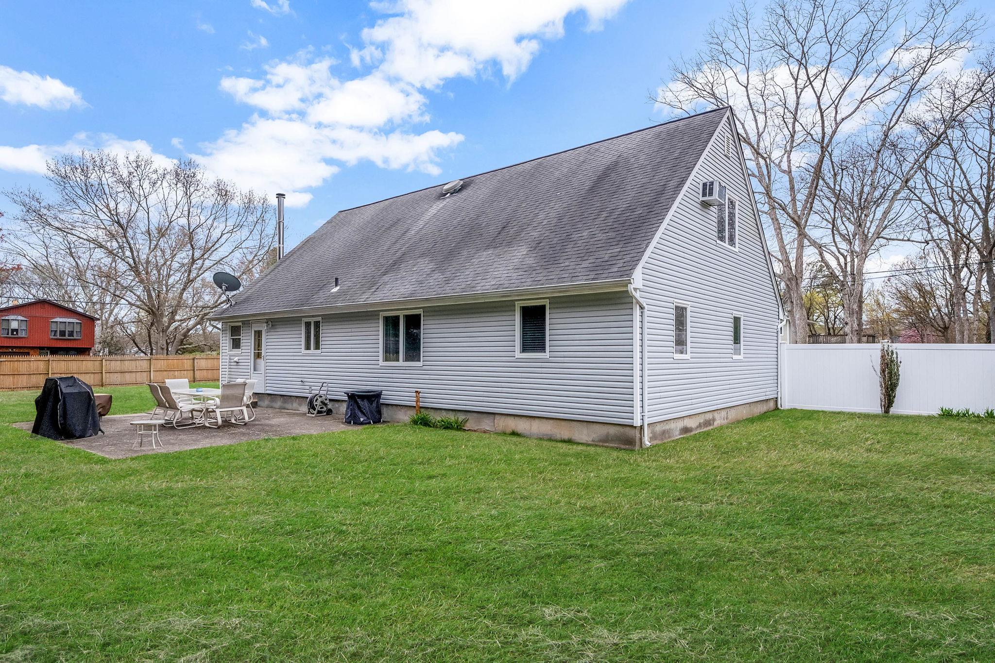 79 Aberdeen Drive, Mastic, New York image 19