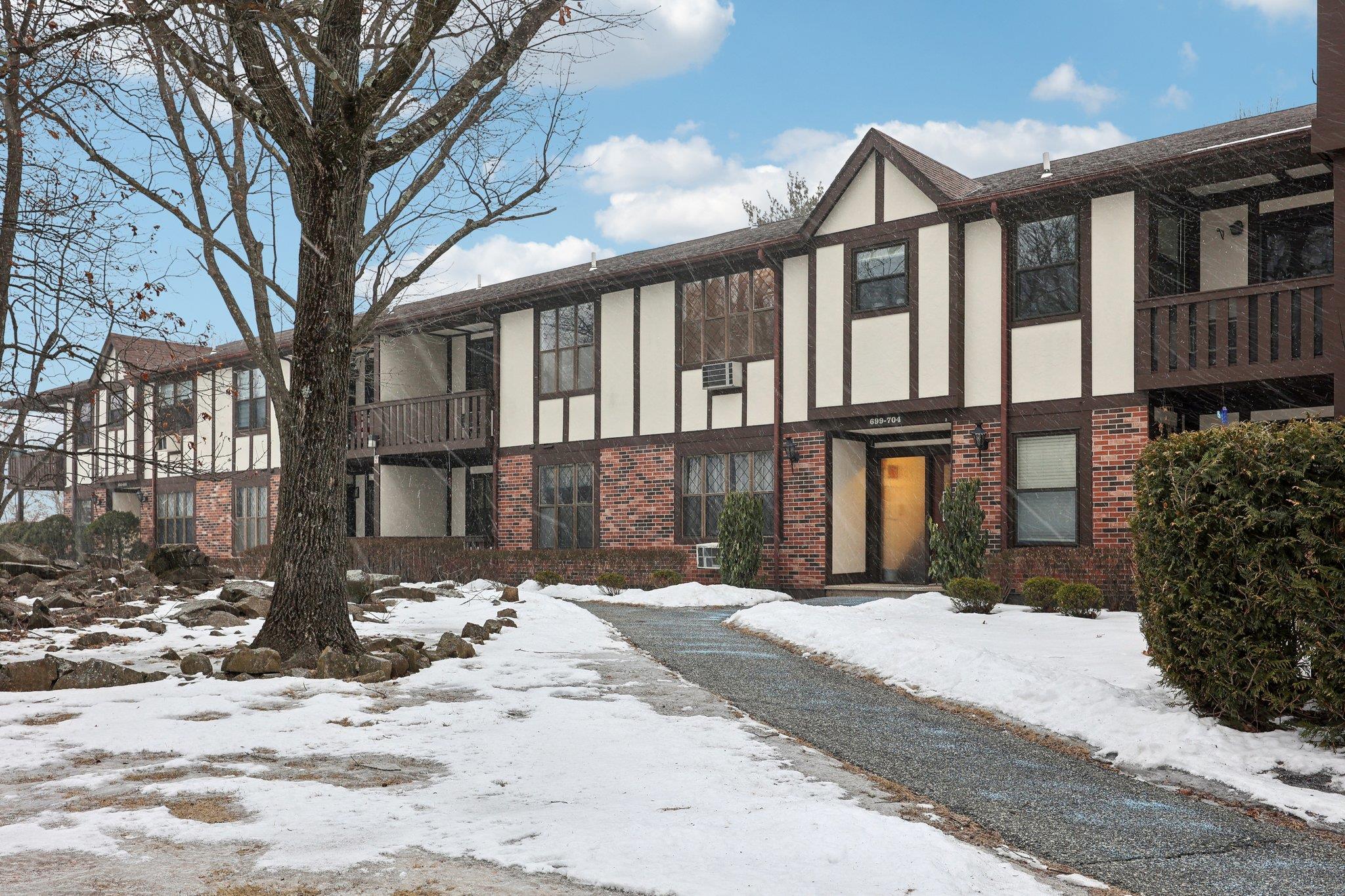 702 Sierra Vista Lane, Valley Cottage, New York image 1