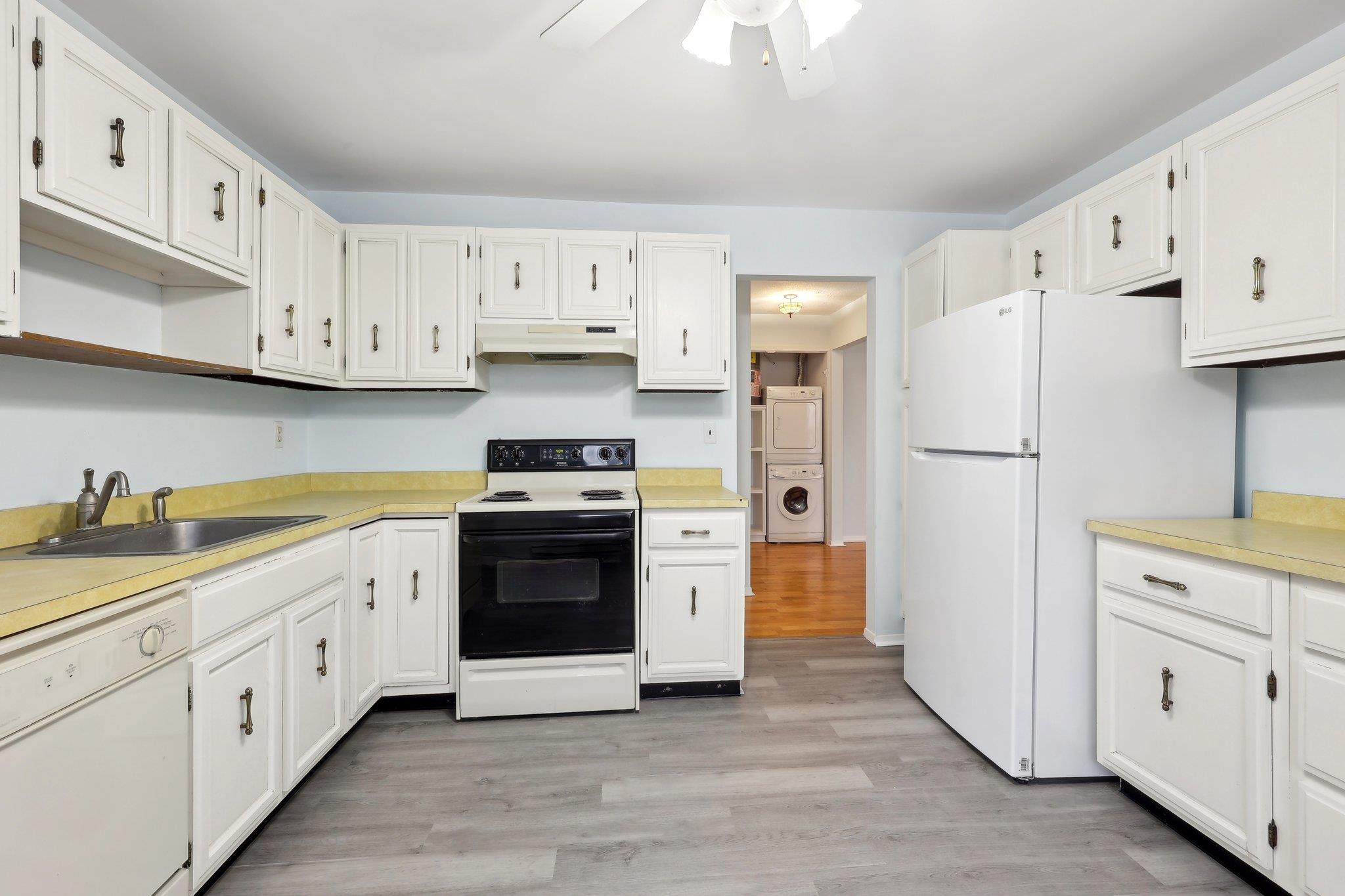 702 Sierra Vista Lane, Valley Cottage, New York image 5