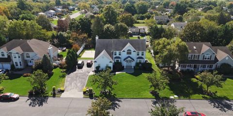 39 Island Trail Mount Sinai NY 11766