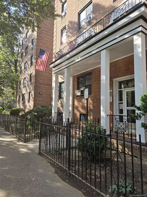 Photo of 87-09 34th Avenue #6K, Jackson Heights, NY 11372 (MLS # 920631)