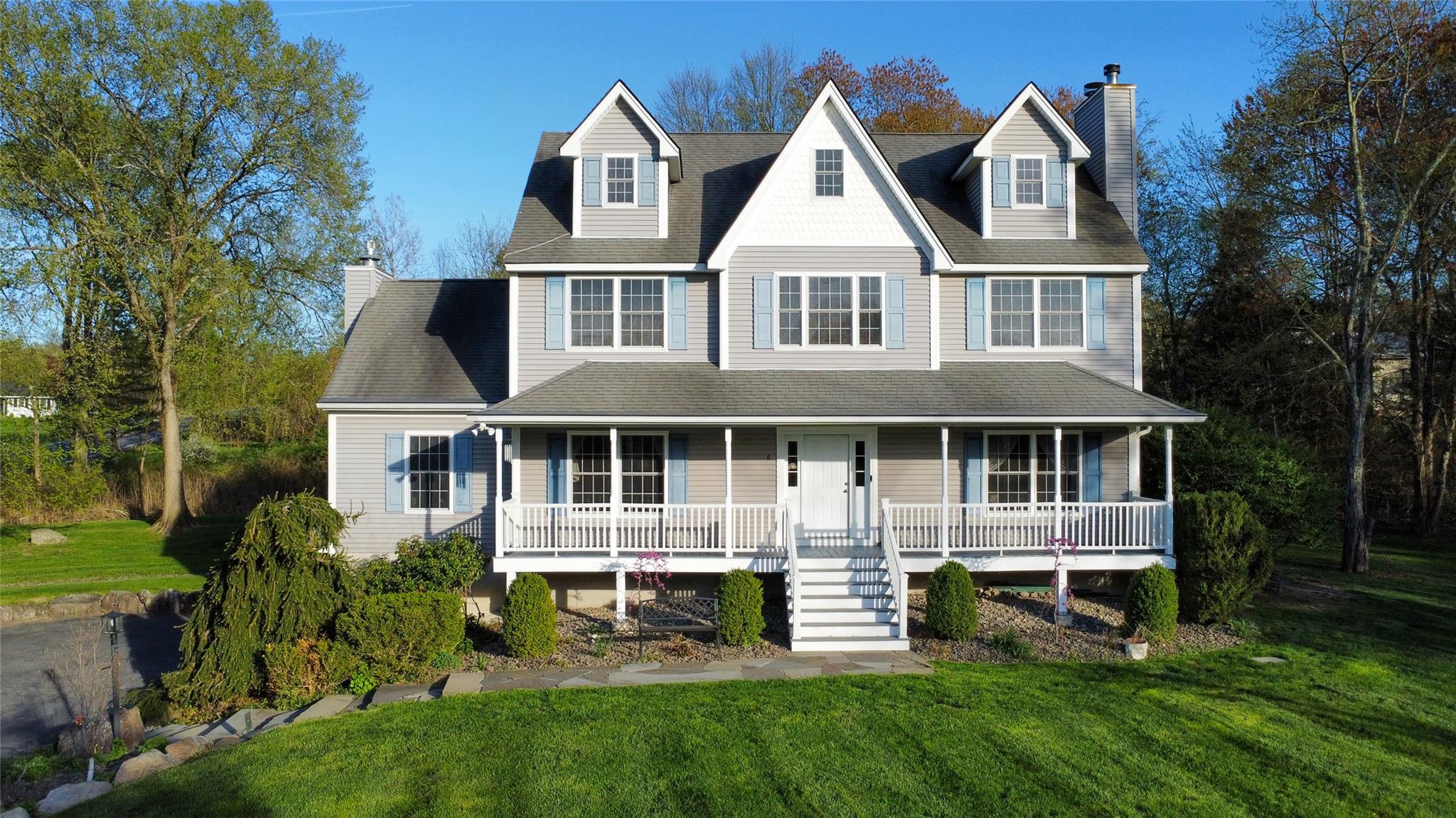 Dubois Road, New Paltz, New York - 3 Bedrooms  
3 Bathrooms  
11 Rooms - 