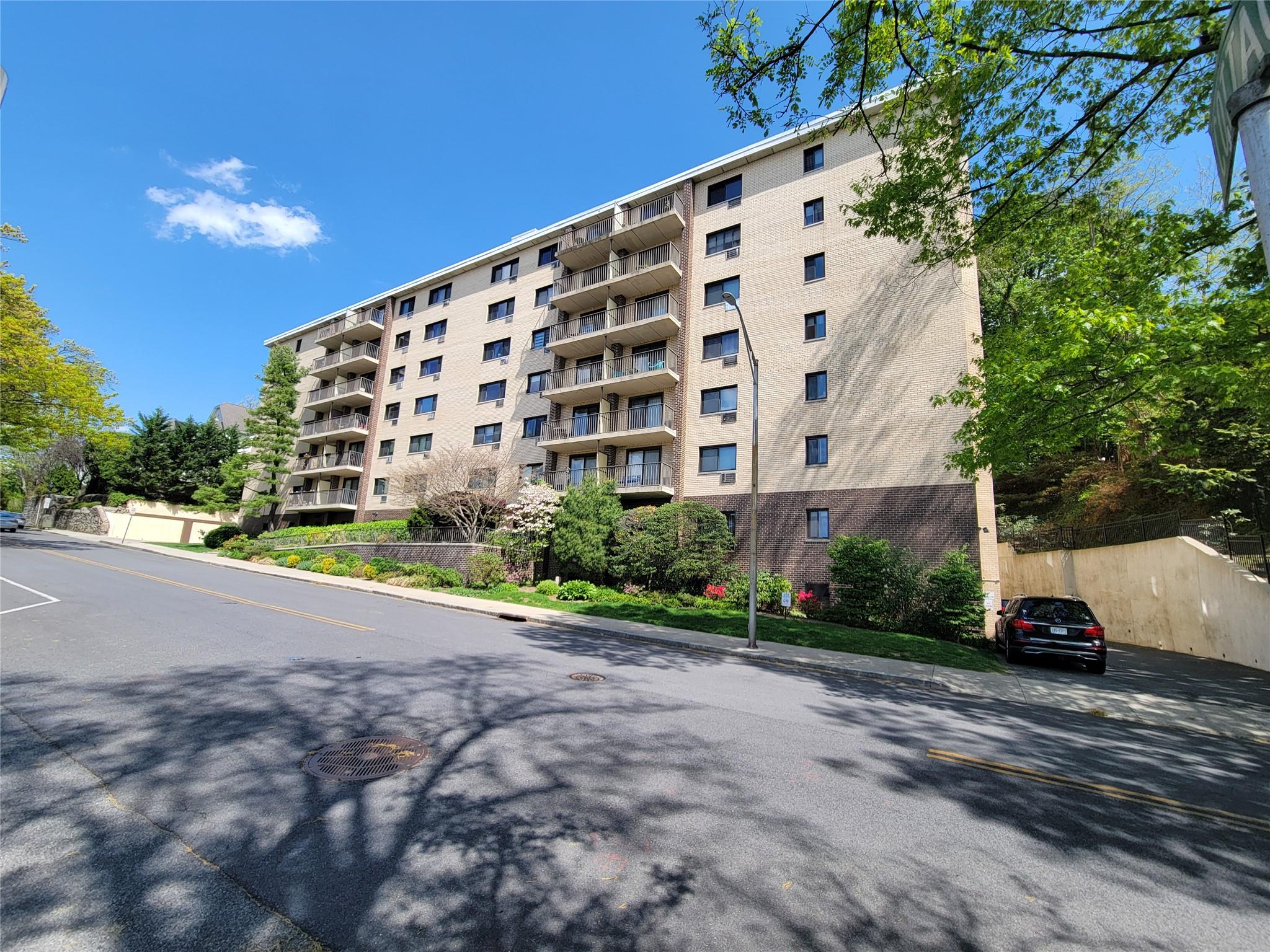 Sagamore Road 5F, Tuckahoe, New York - 2 Bedrooms  
1 Bathrooms  
5 Rooms - 