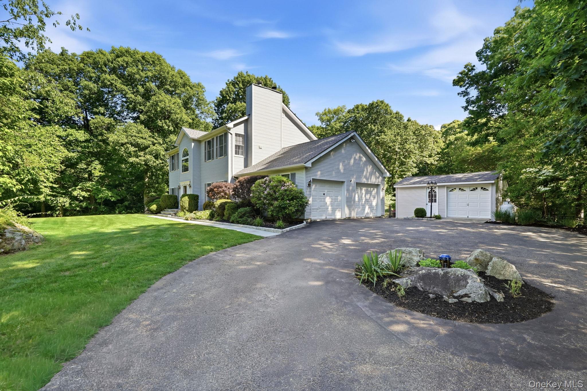 4 Briar Ridge Lane