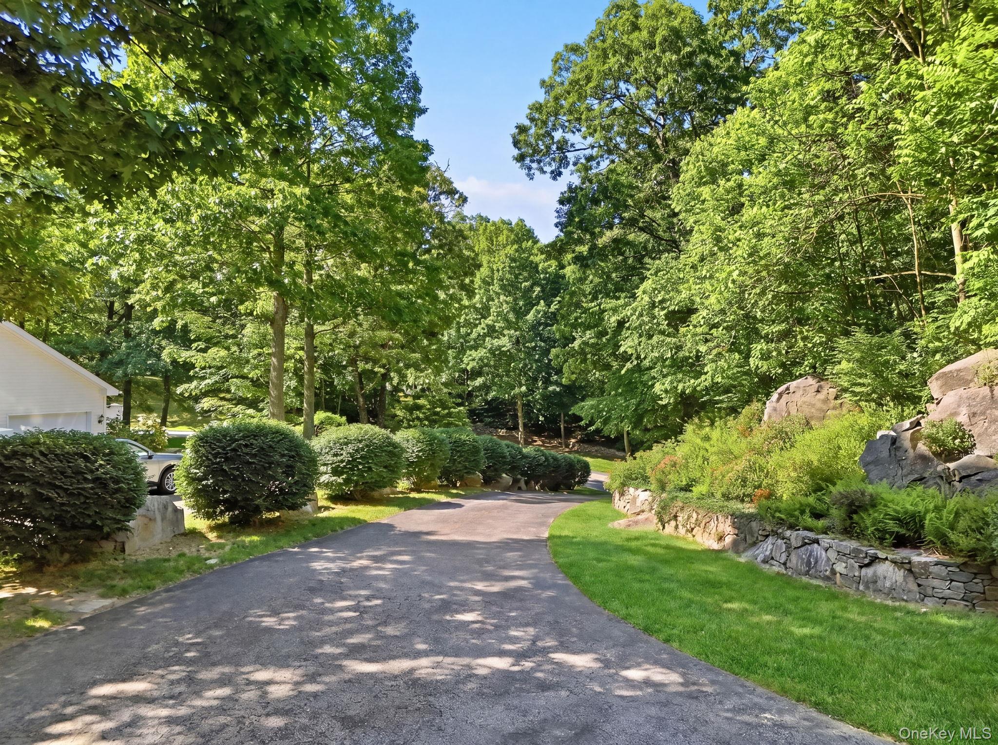 4 Briar Ridge Lane