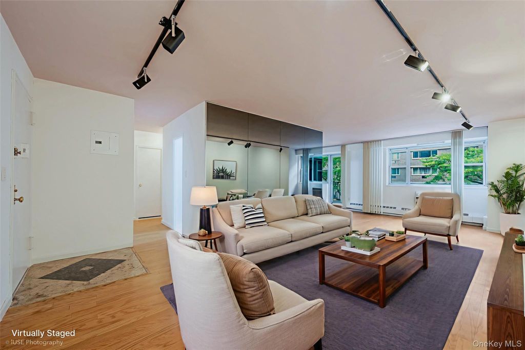 Photo of 52-30 39th Ave #3V, Woodside, NY 11104 (MLS # 928417)