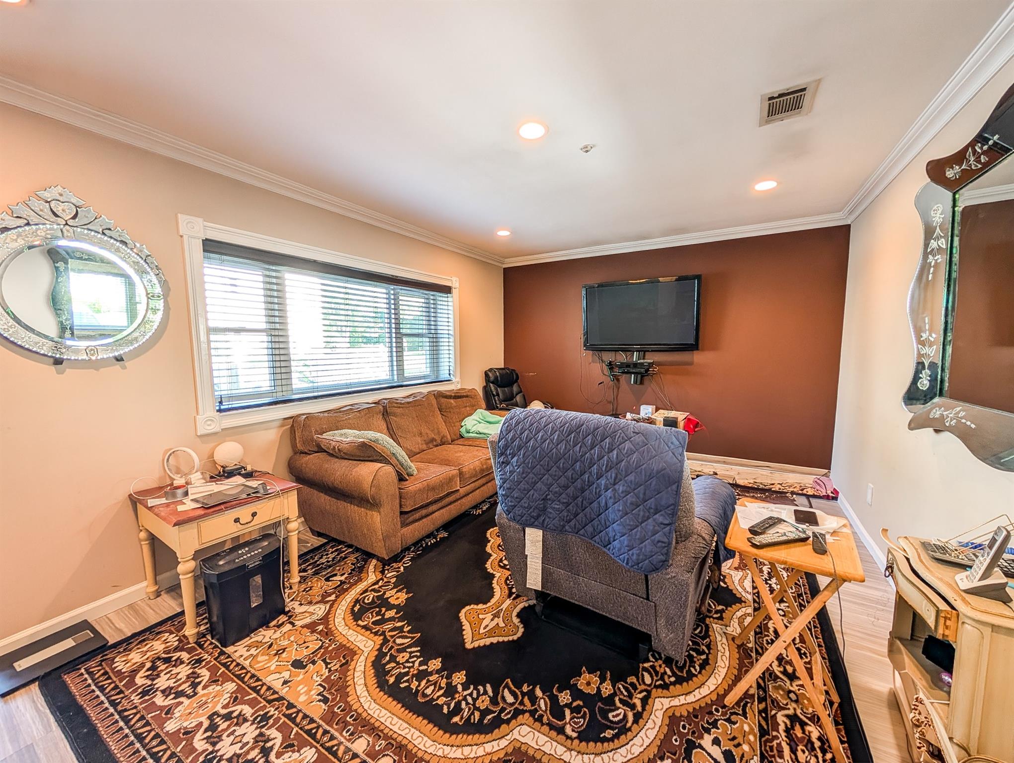 501 Lake Court 501