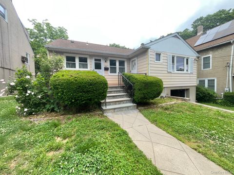 Homes For Rent - 9 Ferndale Place<br/> Larchmont, NY 10538