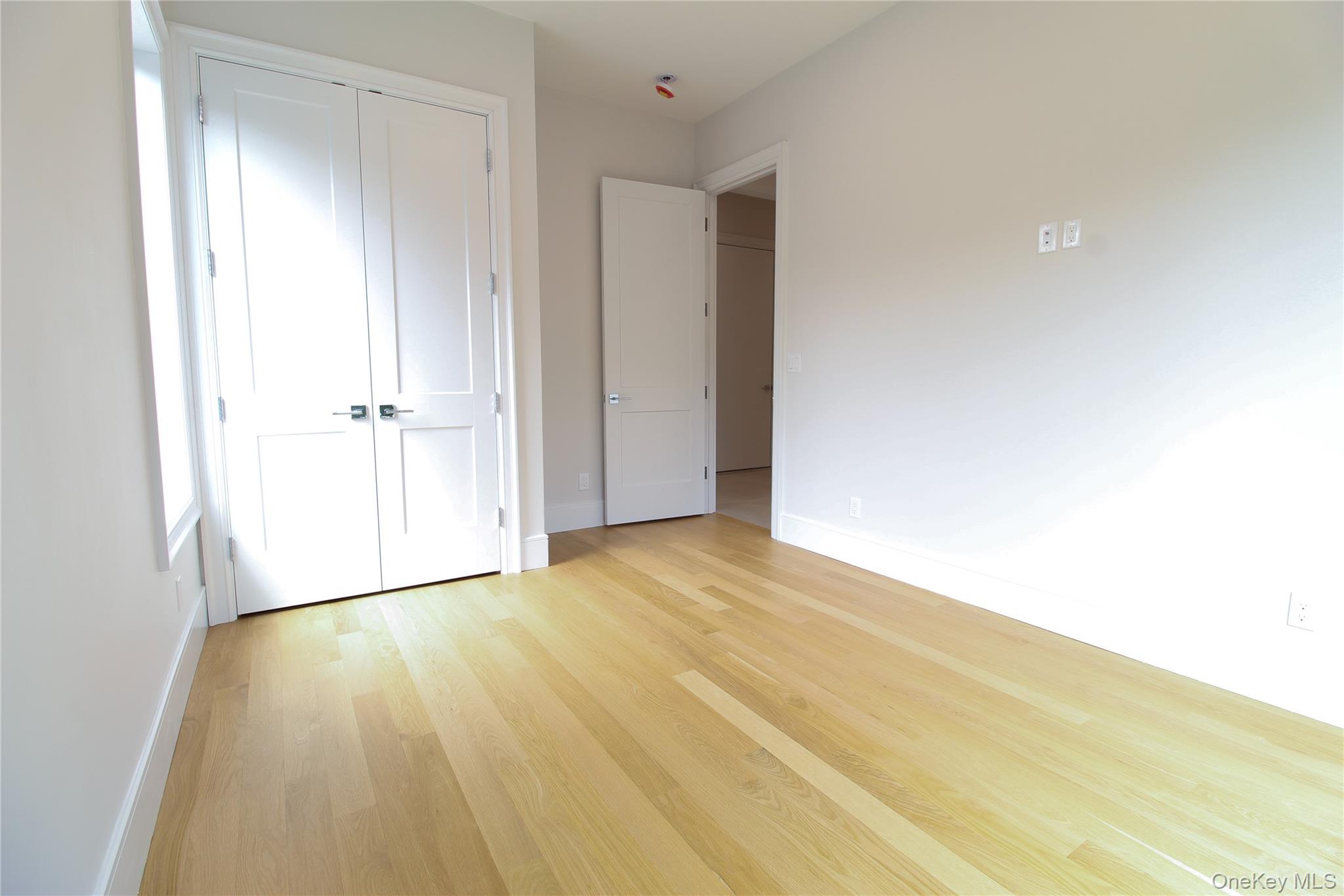 Lawrence, New York 11559, United States, 8 Bedrooms Bedrooms, ,7 BathroomsBathrooms,Residential,Active,192392