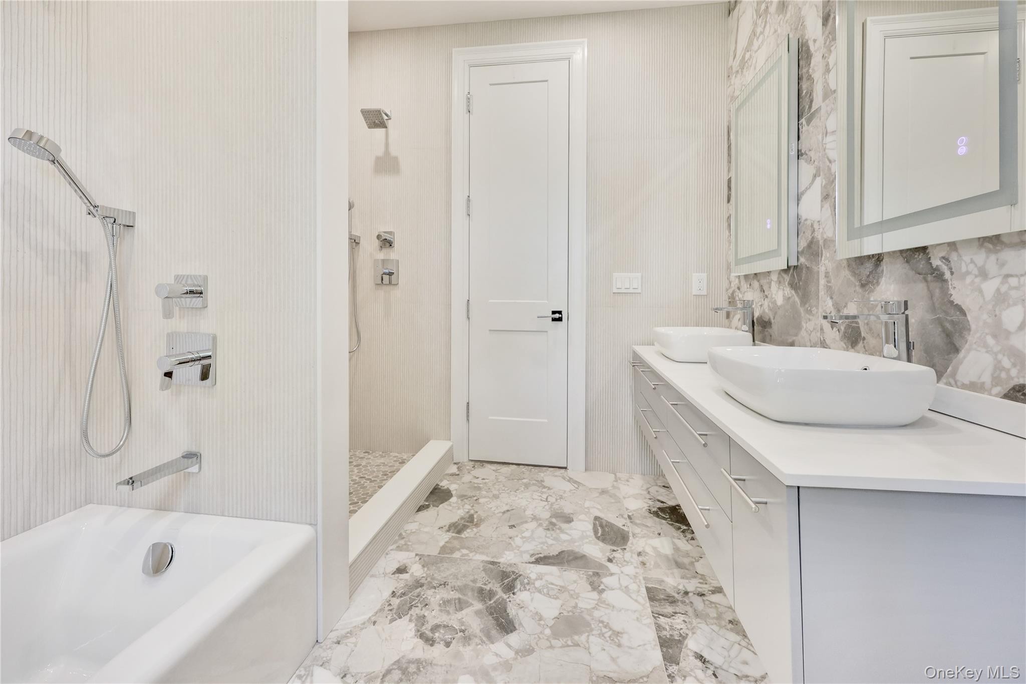 Lawrence, New York 11559, United States, 8 Bedrooms Bedrooms, ,7 BathroomsBathrooms,Residential,Active,192392