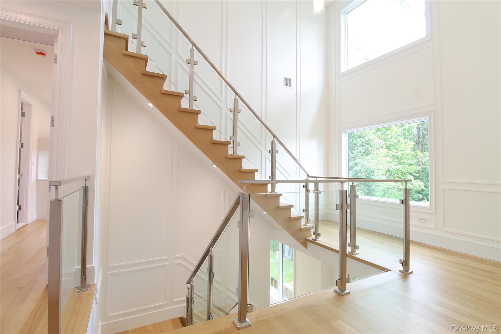 Lawrence, New York 11559, United States, 8 Bedrooms Bedrooms, ,7 BathroomsBathrooms,Residential,Active,192392