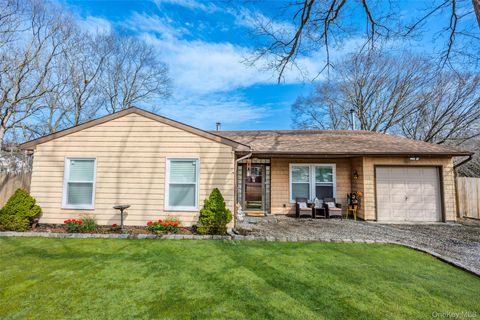 45 Timber Trail Lane Medford NY 11763