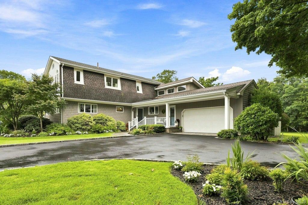 Photo of 16 Brittany Court, Northport, NY 11768 (MLS # 1027765)