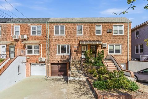 Photo of 6925 165th Street, Fresh Meadows, NY 11365 (MLS # 989080)