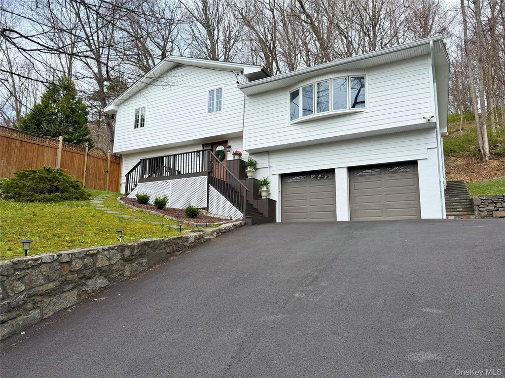 Photo of 168 Pound Ridge Road, Bedford, NY 10506 (MLS # 973158)