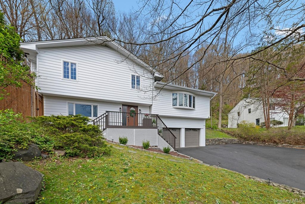 Photo of 168 Pound Ridge Road, Bedford, NY 10506 (MLS # 973158)