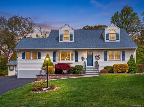 Homes For Sale - 21 Foxcroft Drive<br/> Nanuet, NY 10954