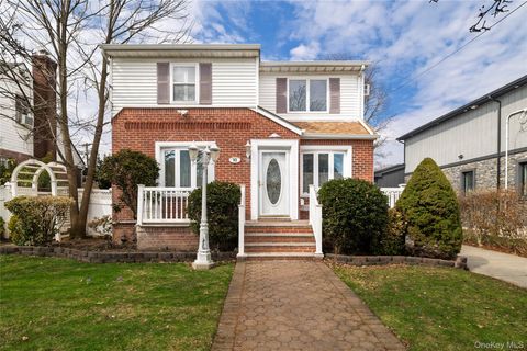 Homes For Sale - 93 Kenneth Place<br/> New Hyde Park, NY 11040