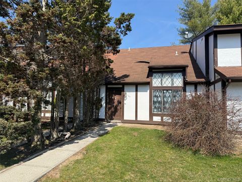 137 Fieldstone Court Middle Island NY 11953