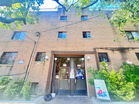 Photo of 56-16 Seabury Street #2A, Elmhurst, NY 11373 (MLS # 1048049)