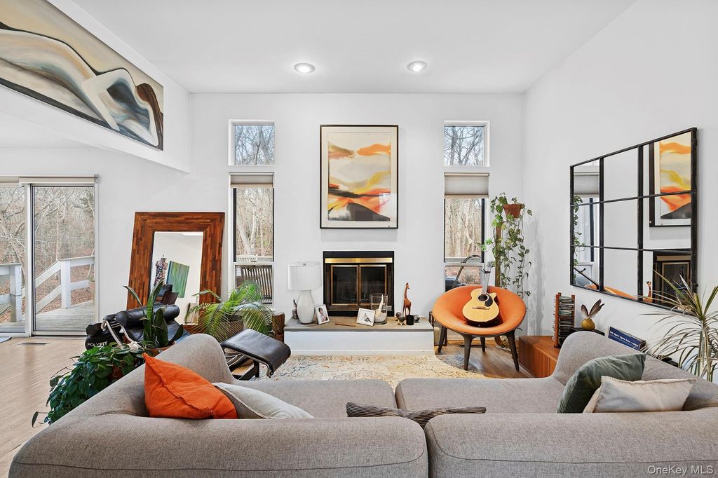 Photo of 54 Fox Hunt Ln, Amagansett, NY 11930 (MLS # 943557)