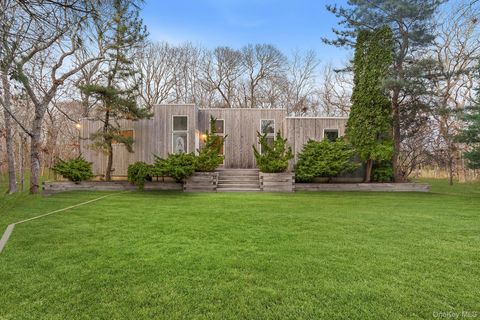 Photo of 54 Fox Hunt Ln, Amagansett, NY 11930 (MLS # 943557)
