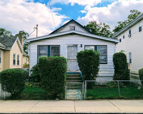 Photo of 172-40 125th Avenue Ave, Jamaica South, NY 11434 (MLS # 925446)