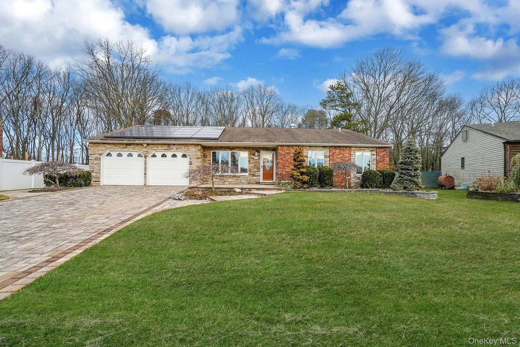 Photo of 52 San Rafael Avenue, Holbrook, NY 11741 (MLS # 951823)