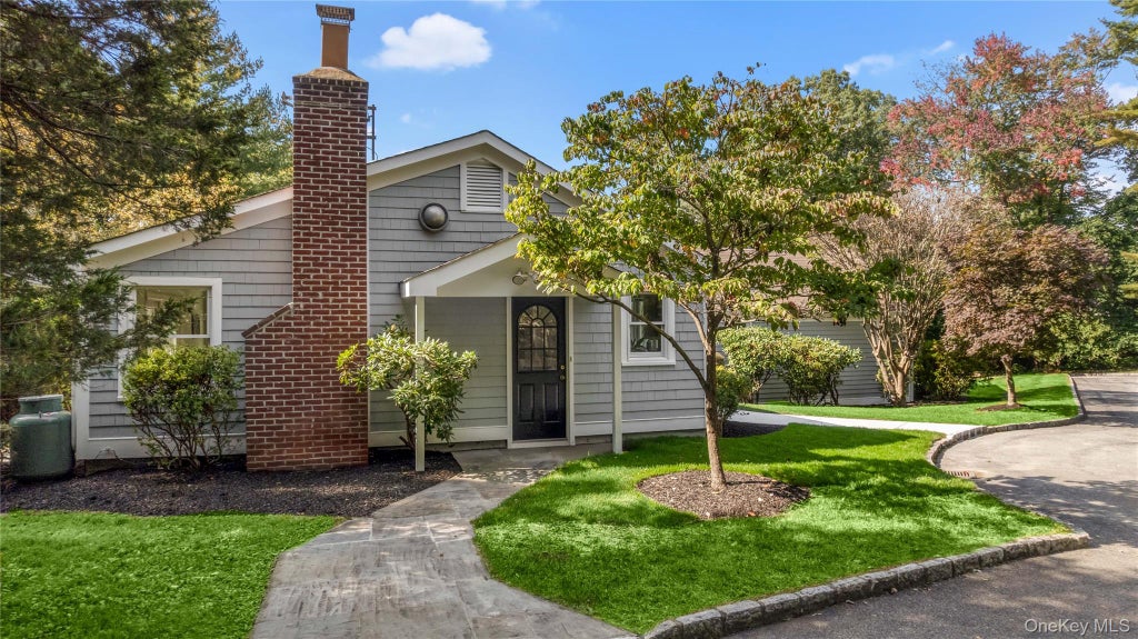 Photo of 10 Skyview Drive, Armonk, NY 10504 (MLS # 1062512)
