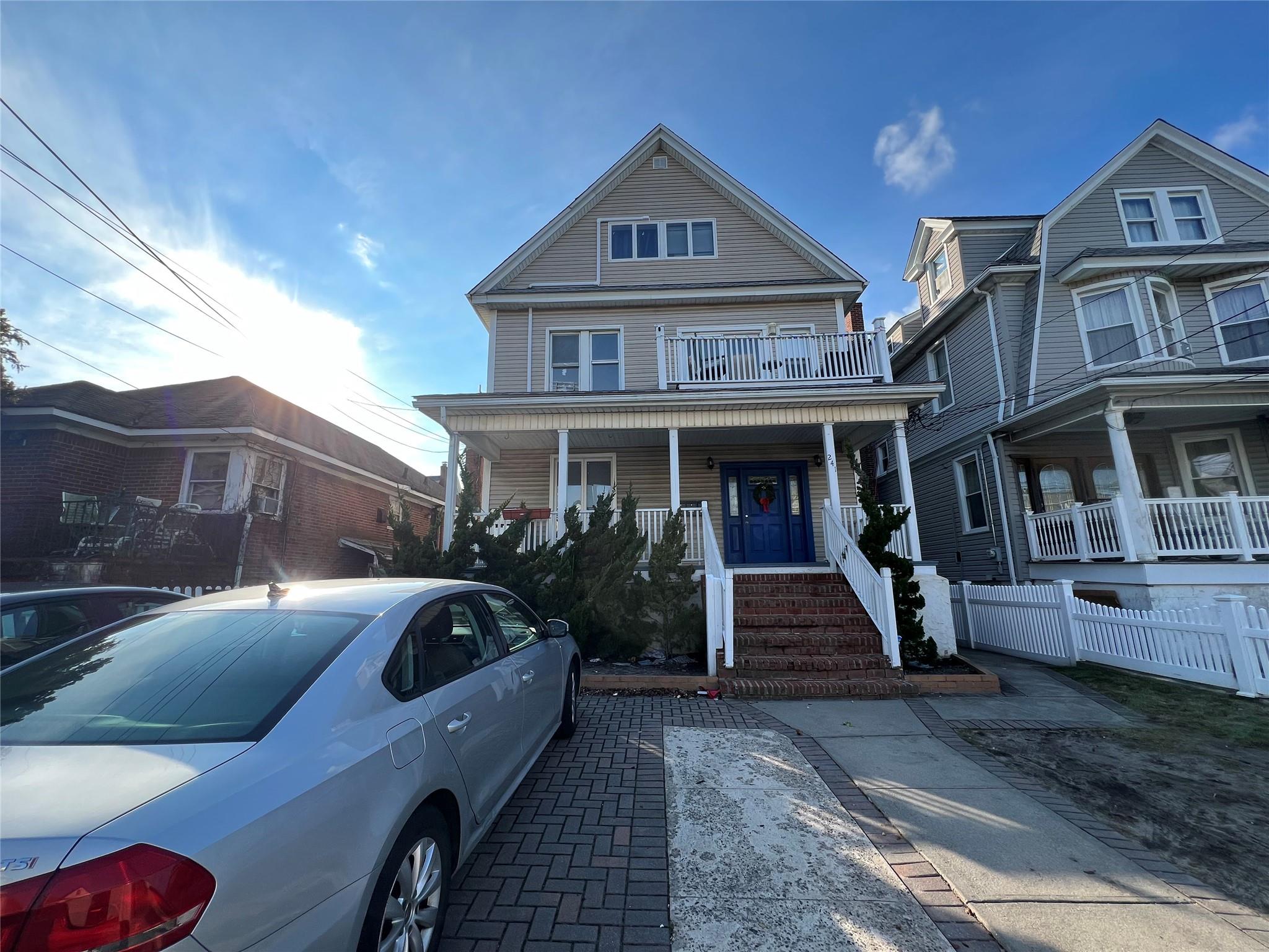 Rental Property at Beach 118th Street 3, Rockaway Park, Queens, NY - Bedrooms: 2 
Bathrooms: 1 
Rooms: 4  - $2,250 MO.