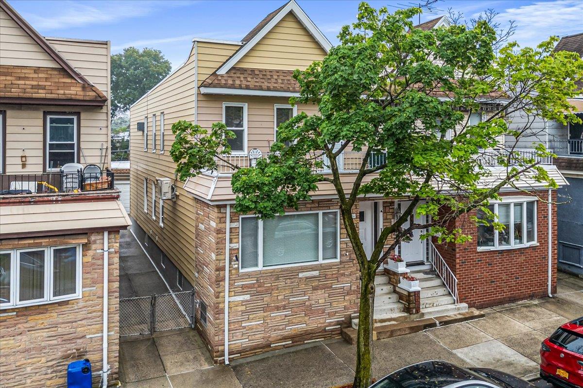 Property for Sale at 82nd Street, Glendale, Queens, NY - Bedrooms: 5 
Bathrooms: 2  - $1,199,000