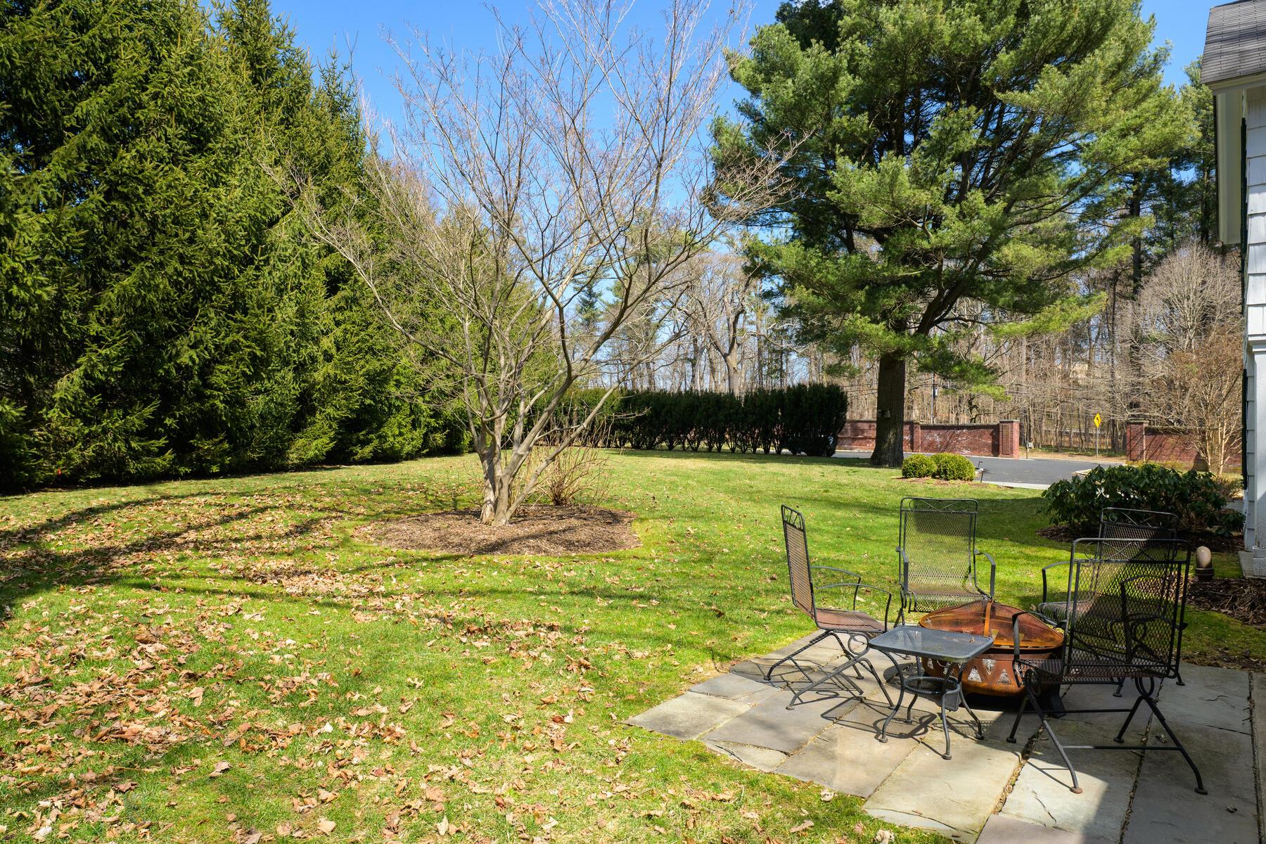 180 N Post Road, Old Westbury, New York image 18